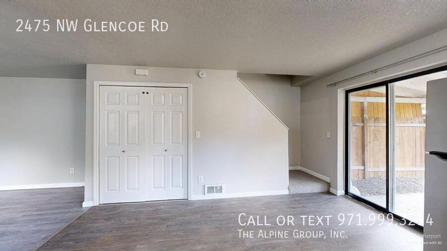 🧺$900 Credit! Charming 2BR Hillsboro Home with Laundry & Patio! property image