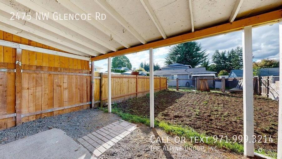 🧺$900 Credit! Charming 2BR Hillsboro Home with Laundry & Patio! property image