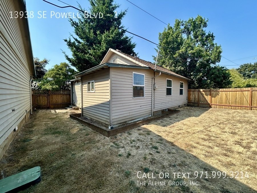 🌿 Inviting Single-Family Gem + $500 First Month Special! property image