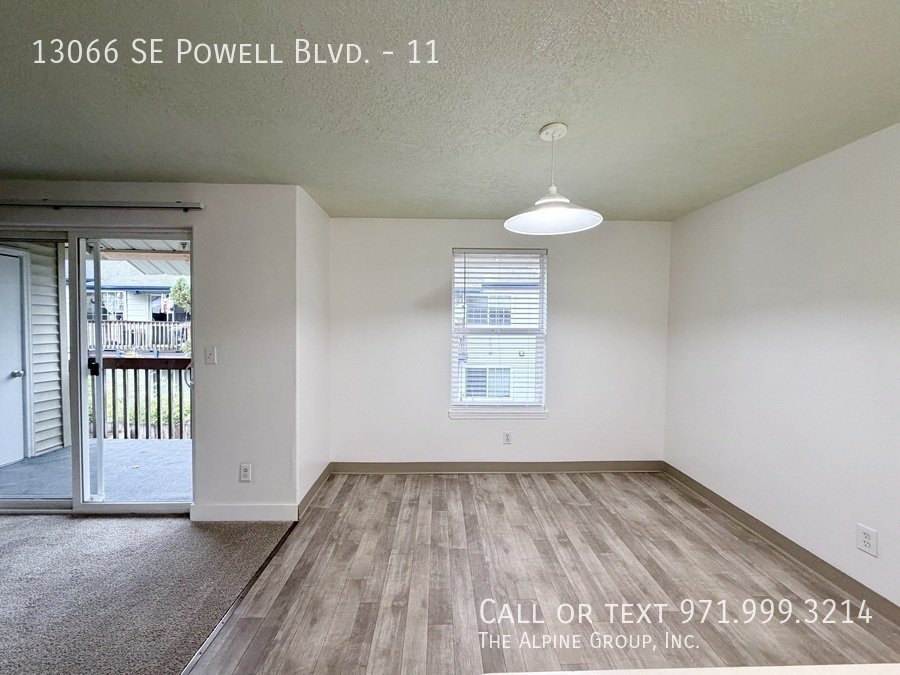 2 bed 2 bath in Powellhurst neighborhood! property image