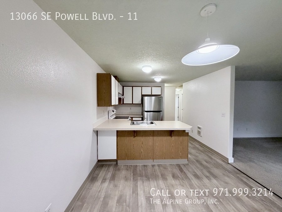 2 bed 2 bath in Powellhurst neighborhood! property image