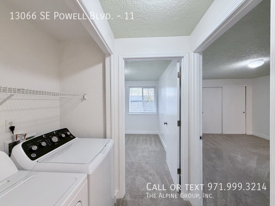 2 bed 2 bath in Powellhurst neighborhood! property image