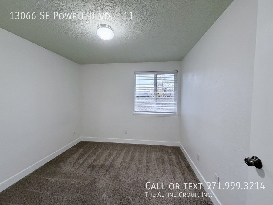 2 bed 2 bath in Powellhurst neighborhood! property image