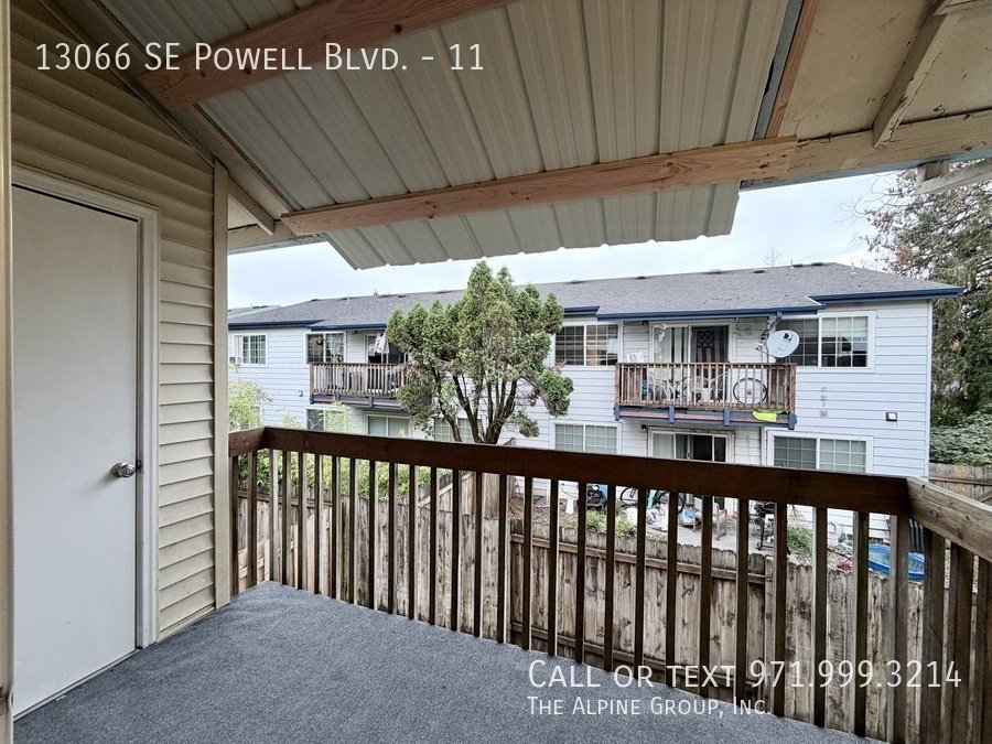 2 bed 2 bath in Powellhurst neighborhood! property image