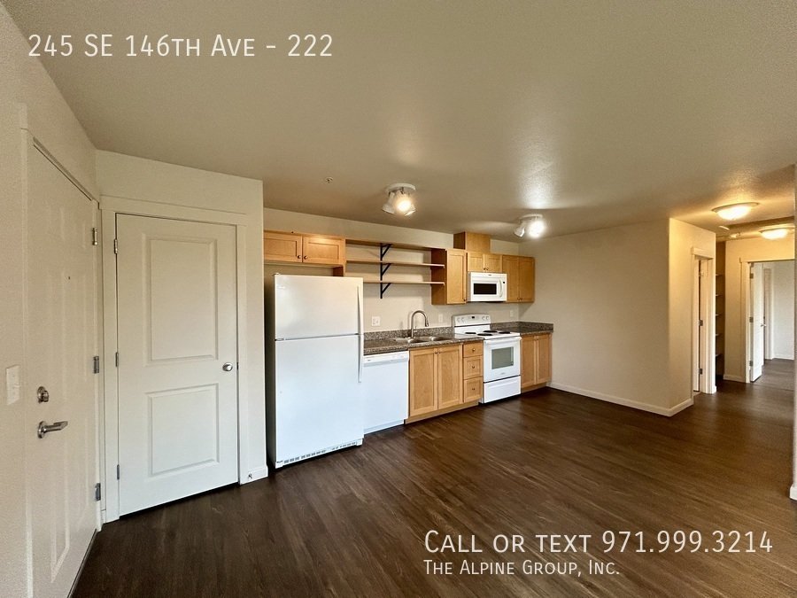 ONE MONTH FREE, Pet friendly, Washer/Dryer Included! property image