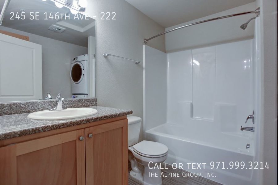 ONE MONTH FREE, Pet friendly, Washer/Dryer Included! property image