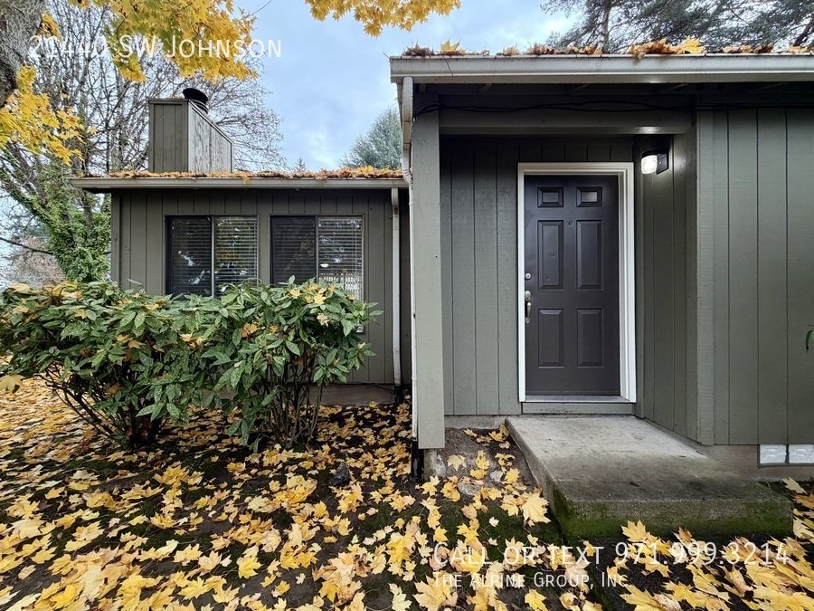 🌙 Peaceful 3BR w/ Window Seat & Fenced Yard! property image