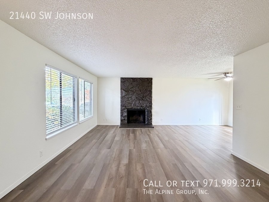 🌙 Peaceful 3BR w/ Window Seat & Fenced Yard! property image