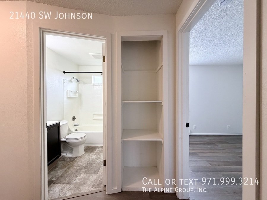 🌙 Peaceful 3BR w/ Window Seat & Fenced Yard! property image