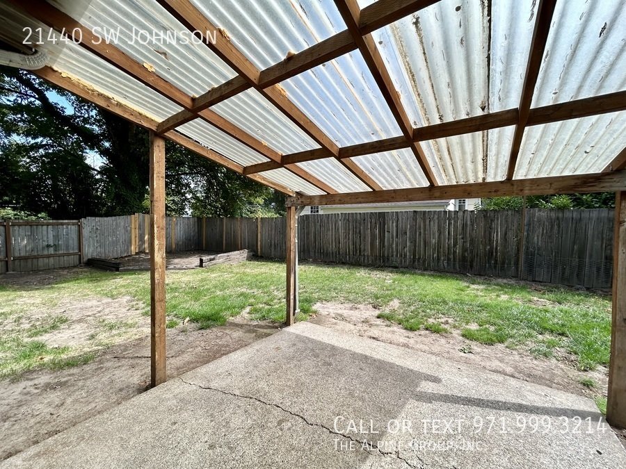 🌙 Peaceful 3BR w/ Window Seat & Fenced Yard! property image