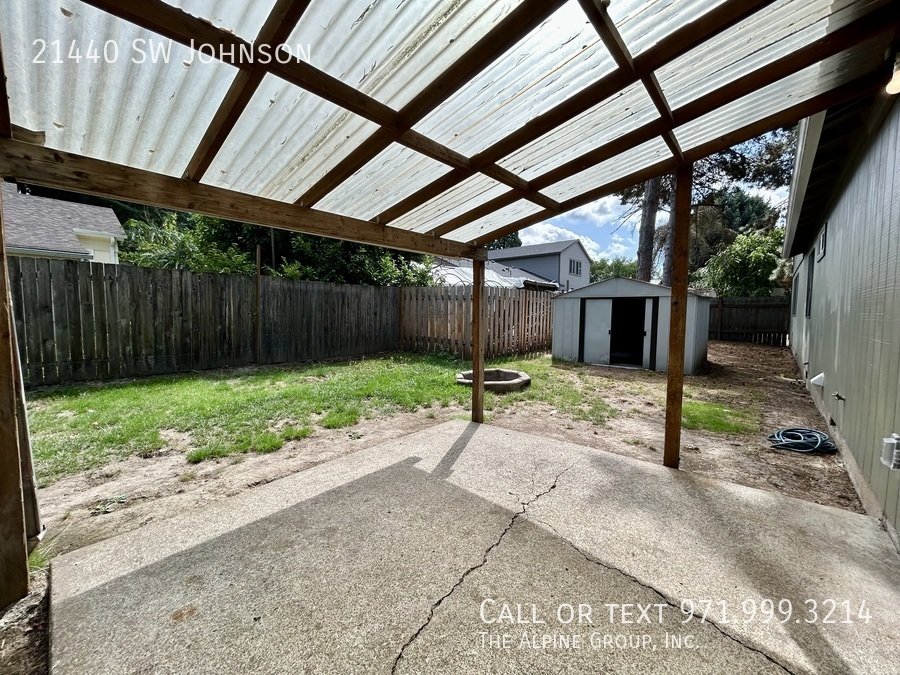 🌙 Peaceful 3BR w/ Window Seat & Fenced Yard! property image