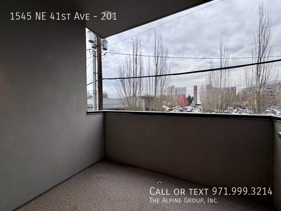 🏡 Luxury Details & Prime Location at 41 Central property image