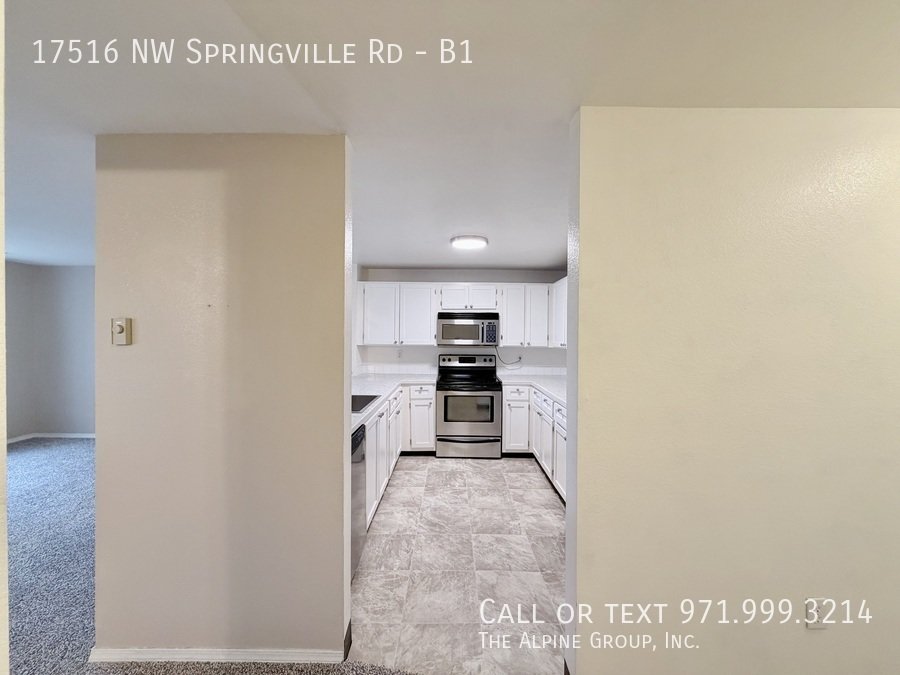 ✨ Modern 2BR at The Courtyards — Garage Included! property image