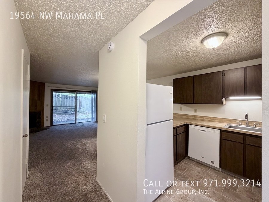 🌿 Bright Rock Creek Townhome property image