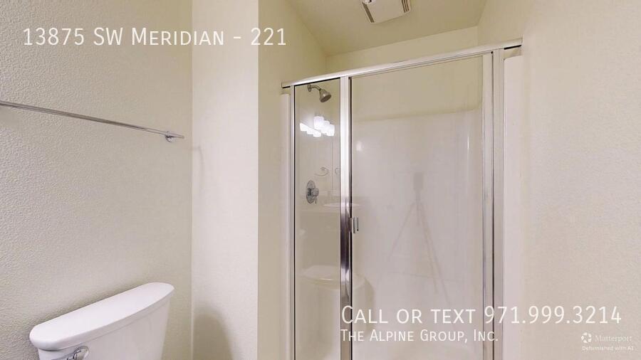 🌆Luxury Living Near Nike – A/C, Pool & More! property image