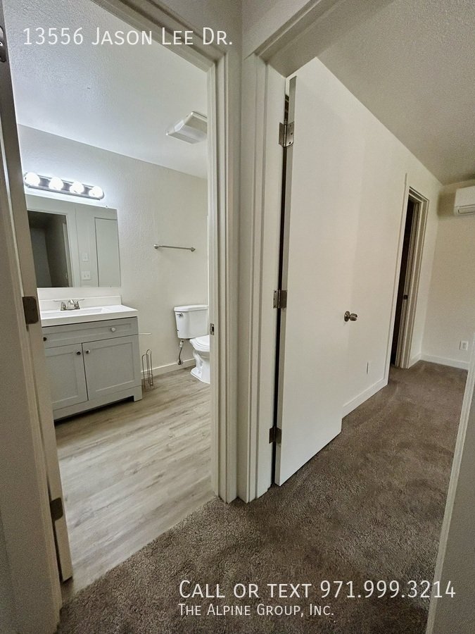 🪵 Cozy Oregon City Home with Spacious Private Deck property image