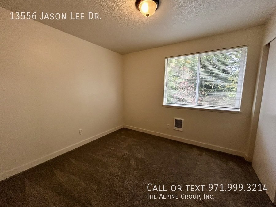 🪵 Cozy Oregon City Home with Spacious Private Deck property image