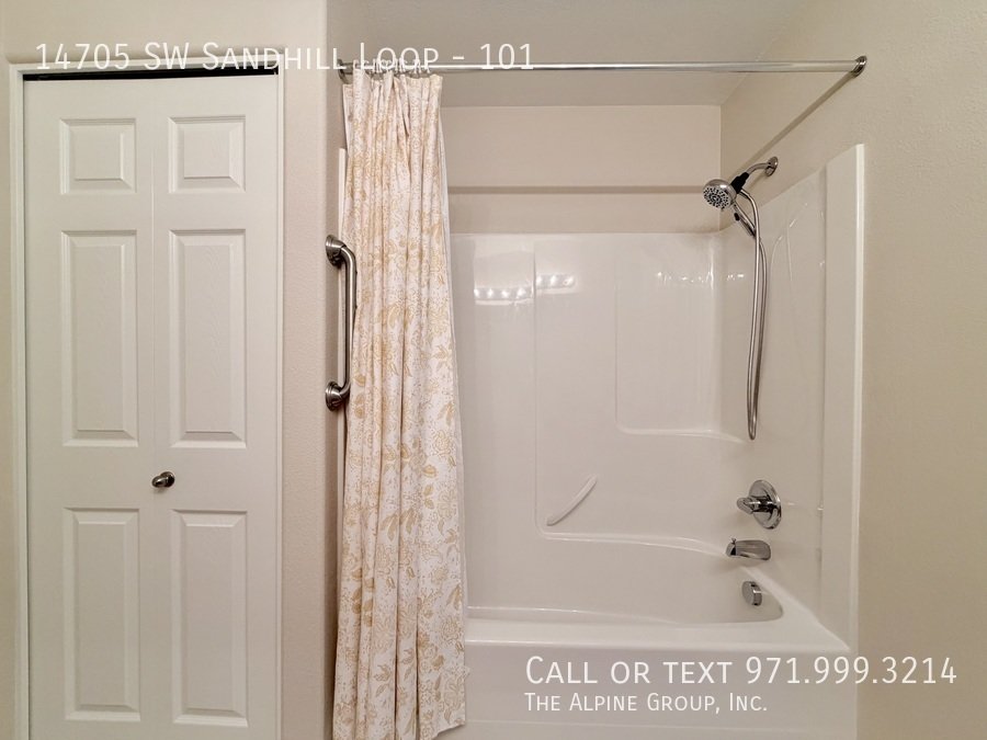 🌿 Peaceful One-Level Living in Progress Ridge! property image