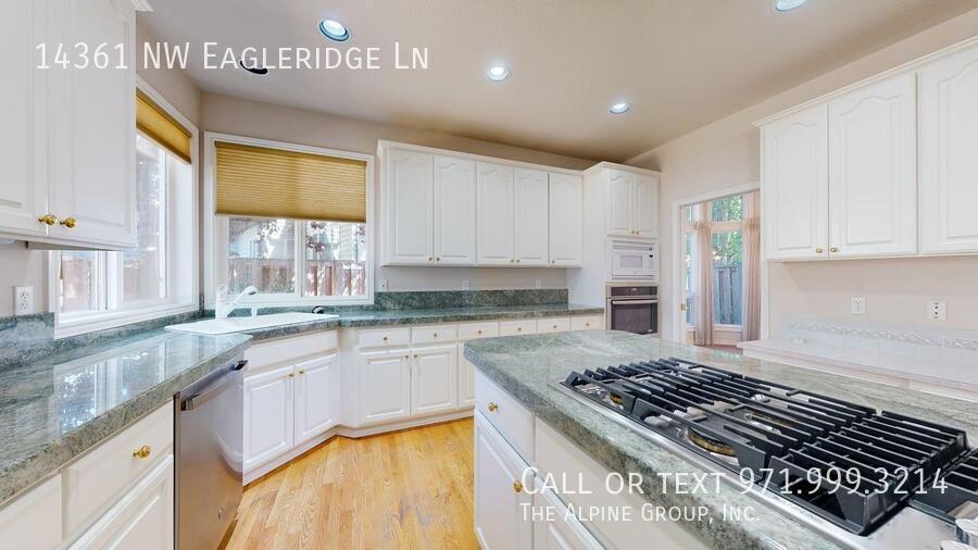 🏡 First Month FREE + Waived Pet Rent — Apply by 12/15! property image