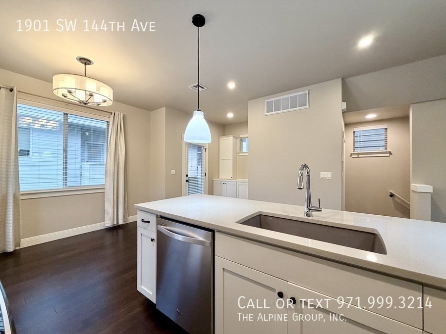 🌿 Gorgeous 4BR Home — Prime Location & 15-Month Lease! property image