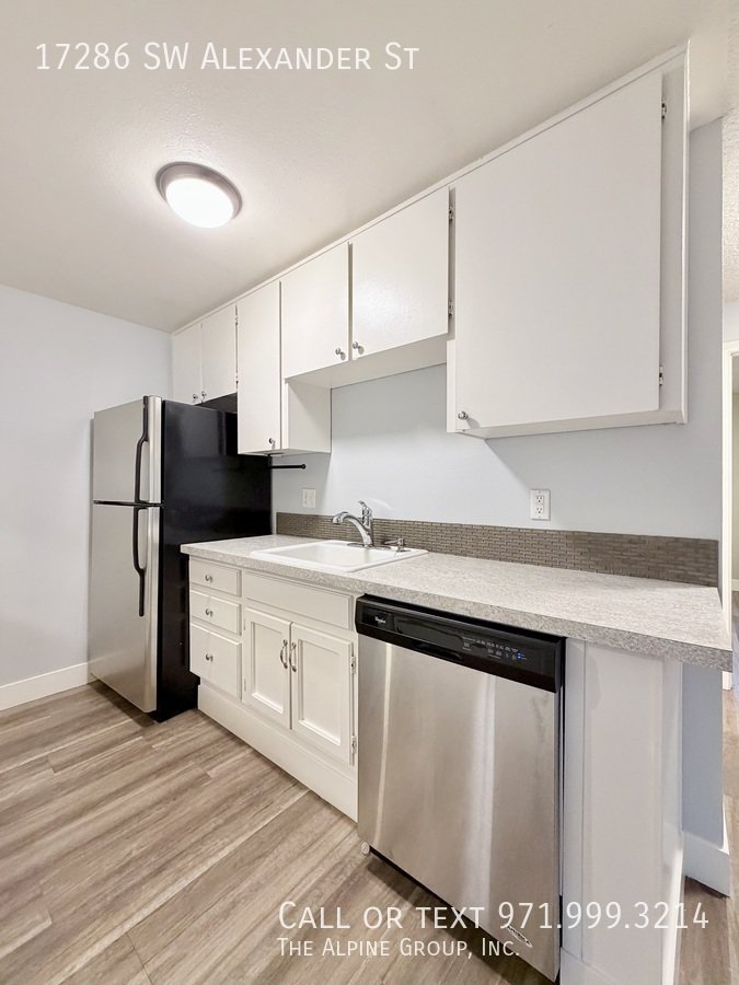 $300 OFF Deposit! On-Site Laundry + Modern 2BD 🧺 property image