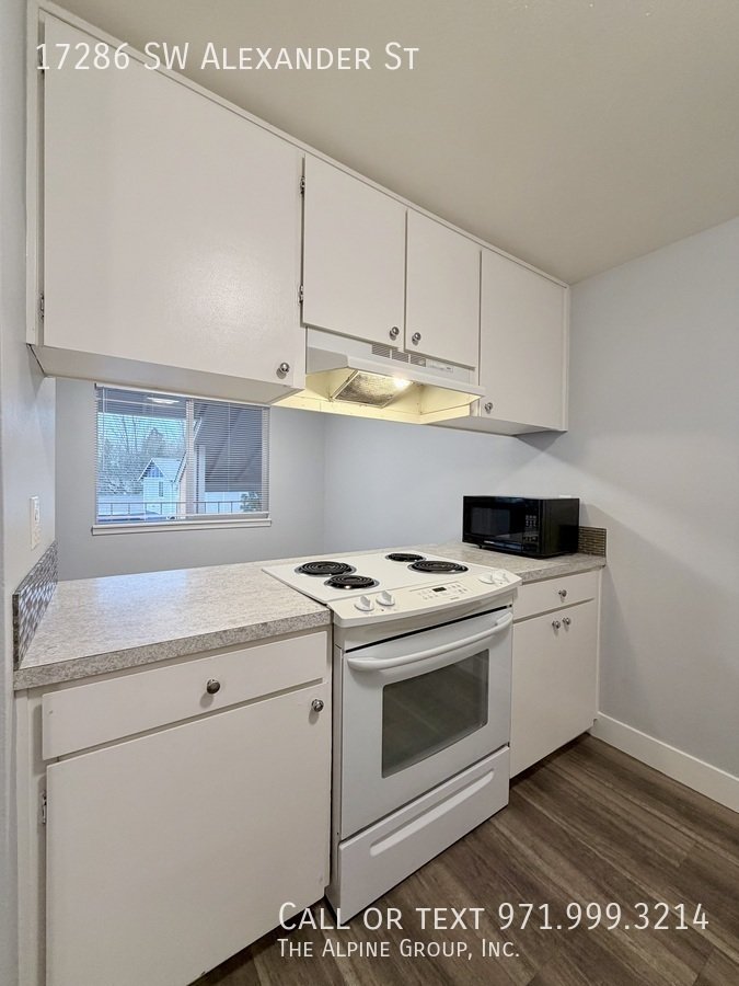 $300 OFF Deposit! On-Site Laundry + Modern 2BD 🧺 property image
