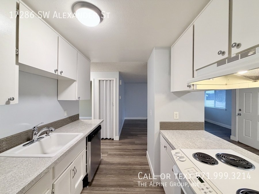 $300 OFF Deposit! On-Site Laundry + Modern 2BD 🧺 property image