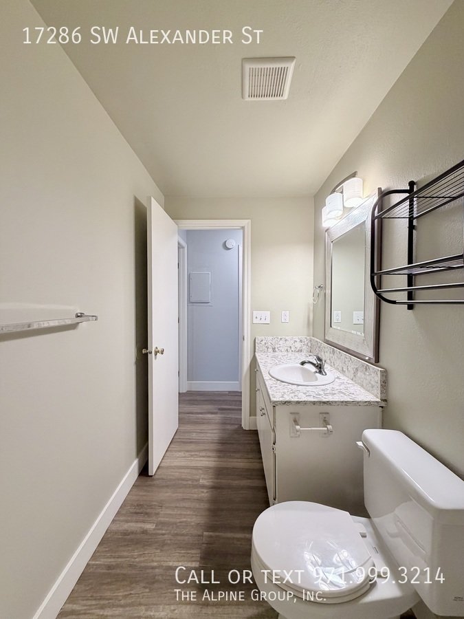 $300 OFF Deposit! On-Site Laundry + Modern 2BD 🧺 property image