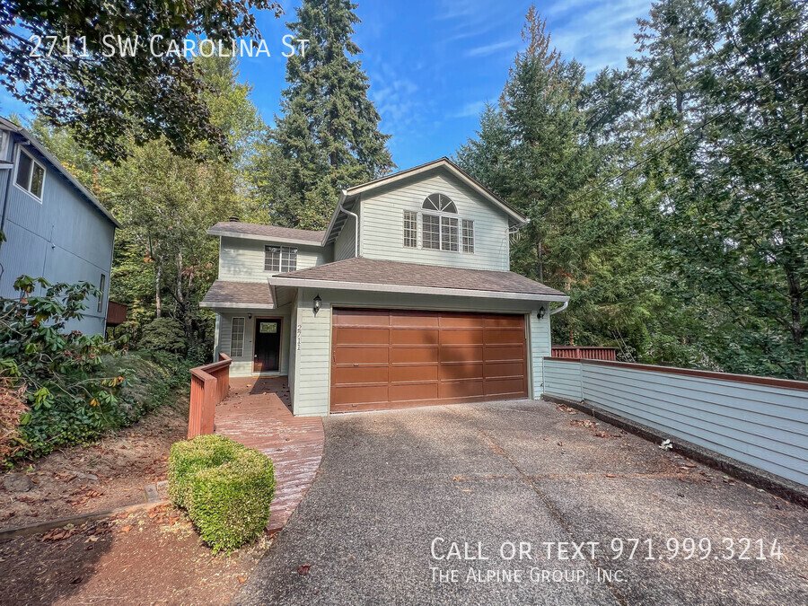 🌿 18-mo Lease! Green & Serene: A Bright, Private SW Portland Retreat property image