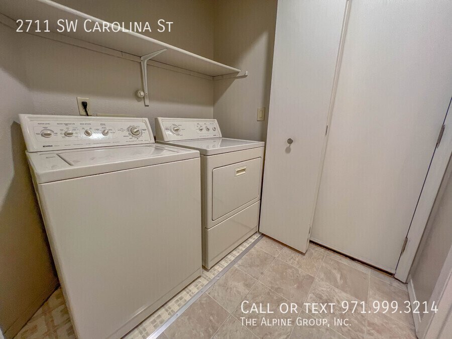 🌿 18-mo Lease! Green & Serene: A Bright, Private SW Portland Retreat property image