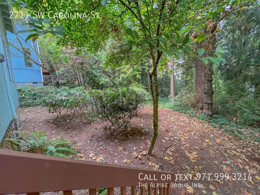 🌿 18-mo Lease! Green & Serene: A Bright, Private SW Portland Retreat property image