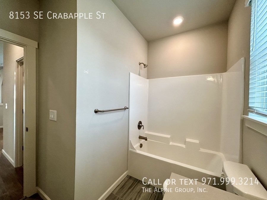 ✨ 15-Month Lease + $500 Off First Month - Modern Three-Bedroom Retreat With Smart Features property image