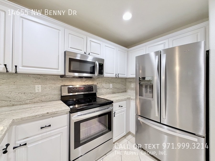 🛋️ Charming Kaiser Woods Home w/ Granite Kitchen – 15-Month Lease property image