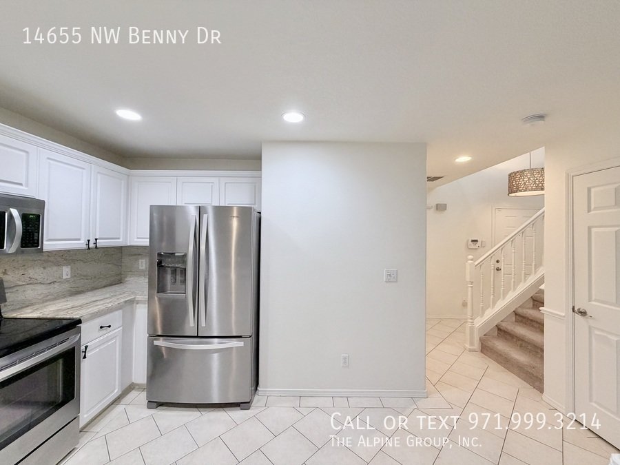 🛋️ Charming Kaiser Woods Home w/ Granite Kitchen – 15-Month Lease property image