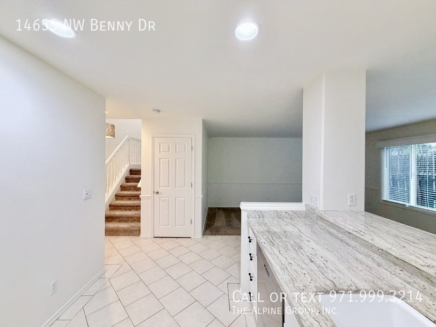 🛋️ Charming Kaiser Woods Home w/ Granite Kitchen – 15-Month Lease property image