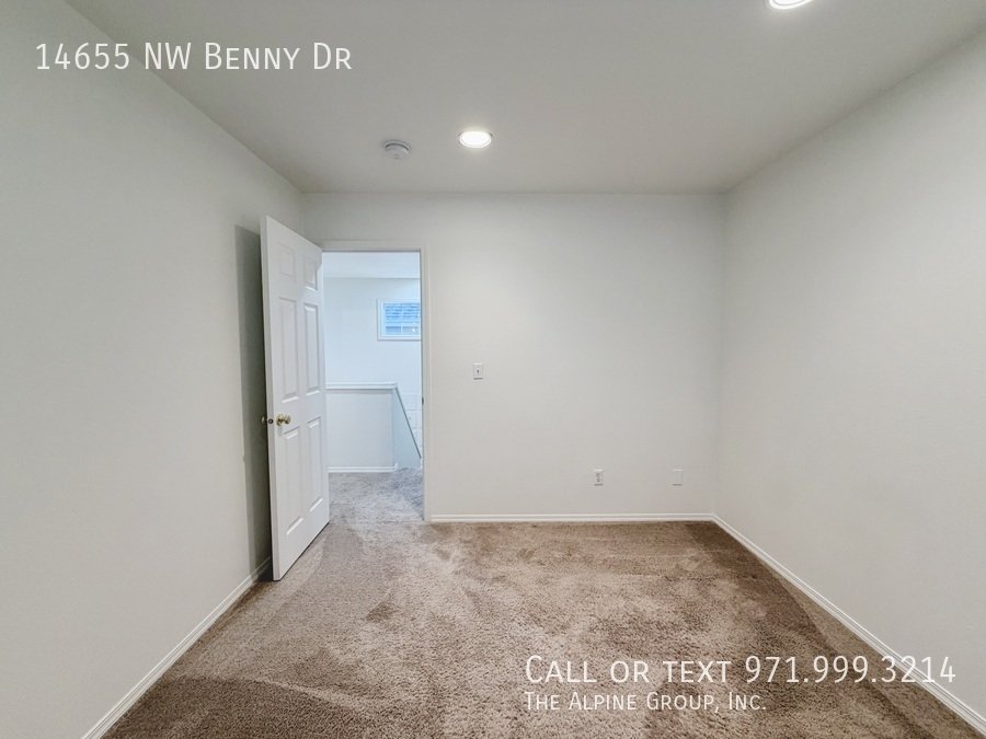 🛋️ Charming Kaiser Woods Home w/ Granite Kitchen – 15-Month Lease property image