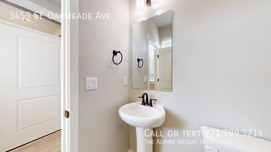 ✨ Holiday Special: $600 Off Your First Month if You Apply by 12/31! property image