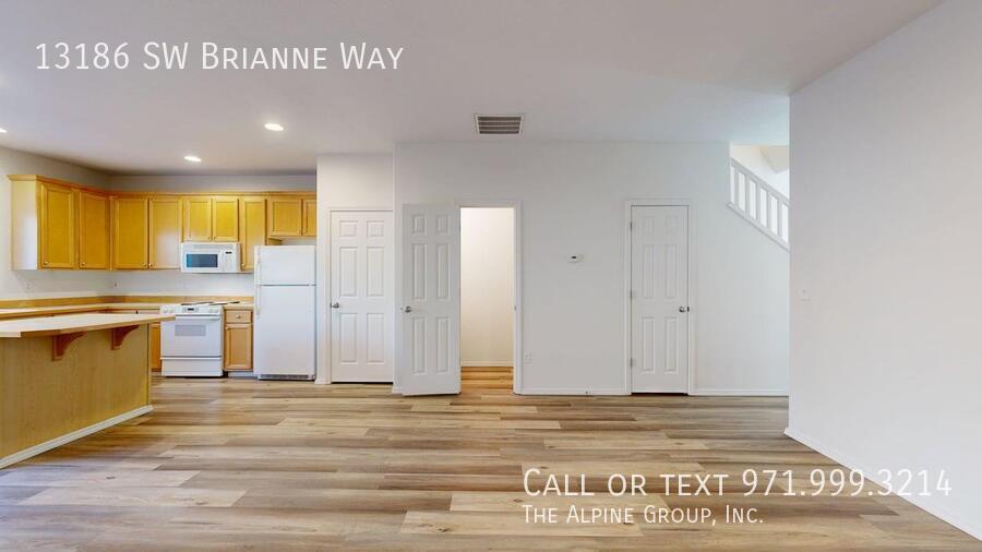 🏠HALF OFF Your FIRST MONTH- Apply By 12/31! Cozy 3-Bed with Open Floor Plan & Fenced Yard property image