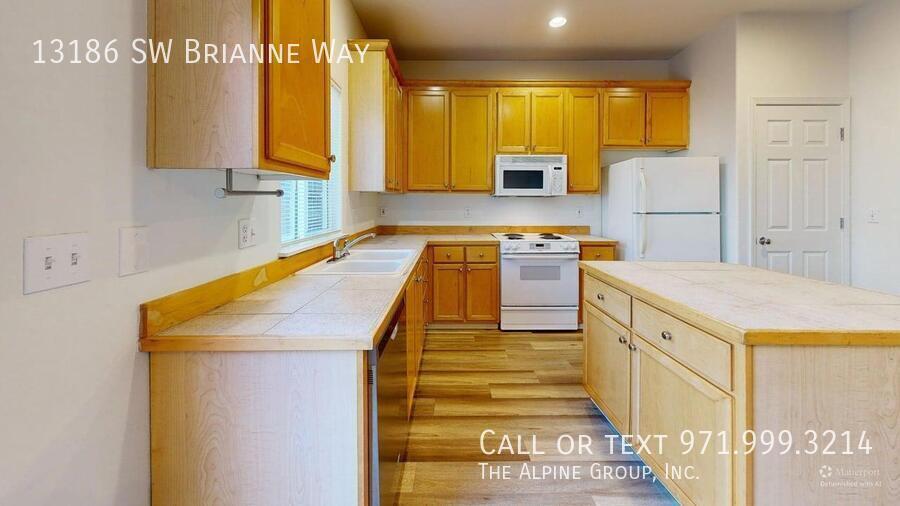 🏠HALF OFF Your FIRST MONTH- Apply By 12/31! Cozy 3-Bed with Open Floor Plan & Fenced Yard property image