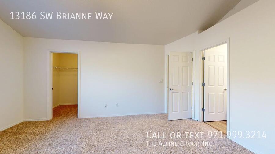 🏠HALF OFF Your FIRST MONTH- Apply By 12/31! Cozy 3-Bed with Open Floor Plan & Fenced Yard property image