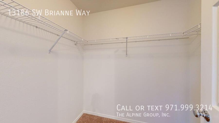 🏠HALF OFF Your FIRST MONTH- Apply By 12/31! Cozy 3-Bed with Open Floor Plan & Fenced Yard property image