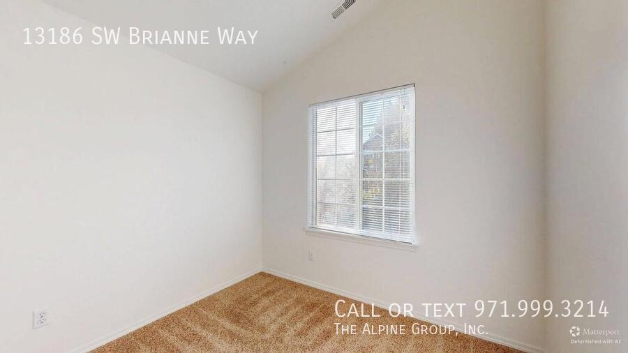 🏠HALF OFF Your FIRST MONTH- Apply By 12/31! Cozy 3-Bed with Open Floor Plan & Fenced Yard property image