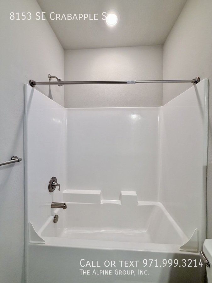 ✨ 15-Month Lease + $500 Off First Month - Modern Three-Bedroom Retreat With Smart Features property image