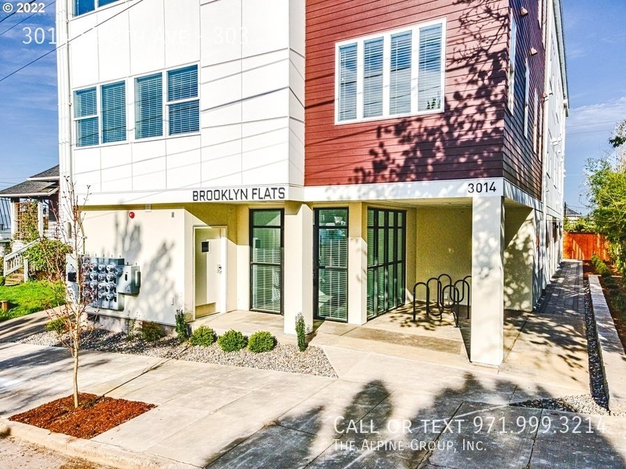 🏙️FREE FIRST MONTH! Sleek 2022-Built Apartment with In-Unit Laundry! property image