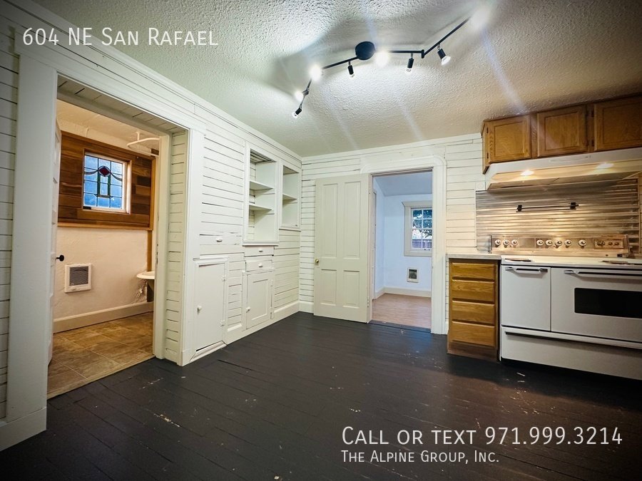 🕰️ Timeless Irvington Carriage House with Vintage Charm property image