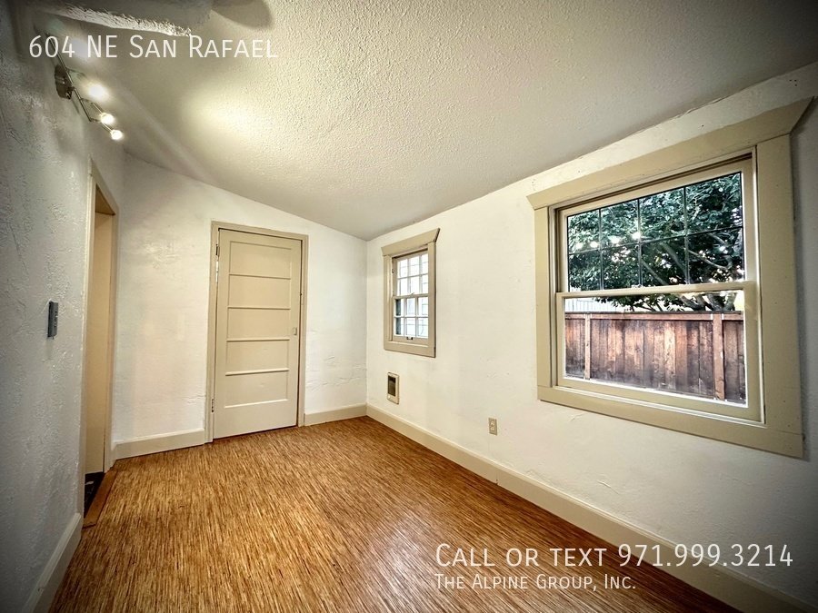 🕰️ Timeless Irvington Carriage House with Vintage Charm property image