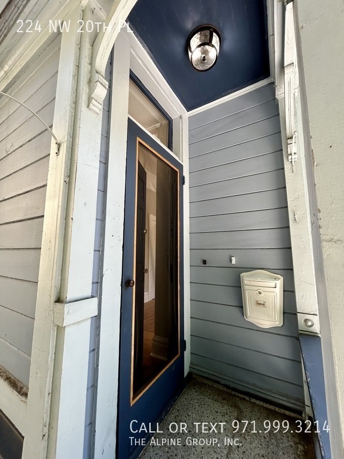 🌿 Timeless Portland Victorian in Prime Location property image