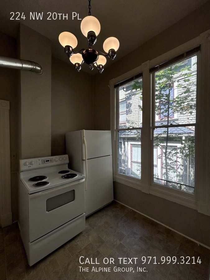 🌿 Timeless Portland Victorian in Prime Location property image