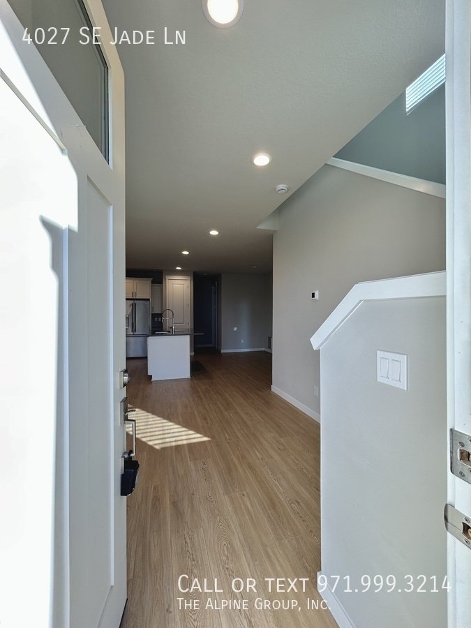 🛋️ Stylish 2024 Build with Dual Primary Suites property image