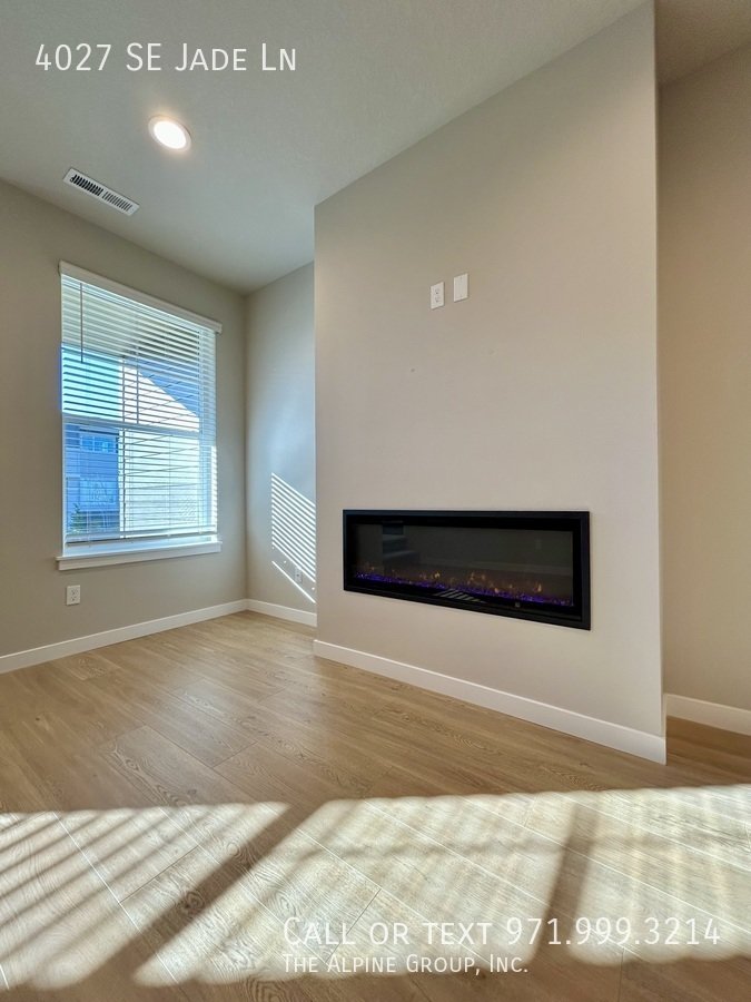 🛋️ Stylish 2024 Build with Dual Primary Suites property image